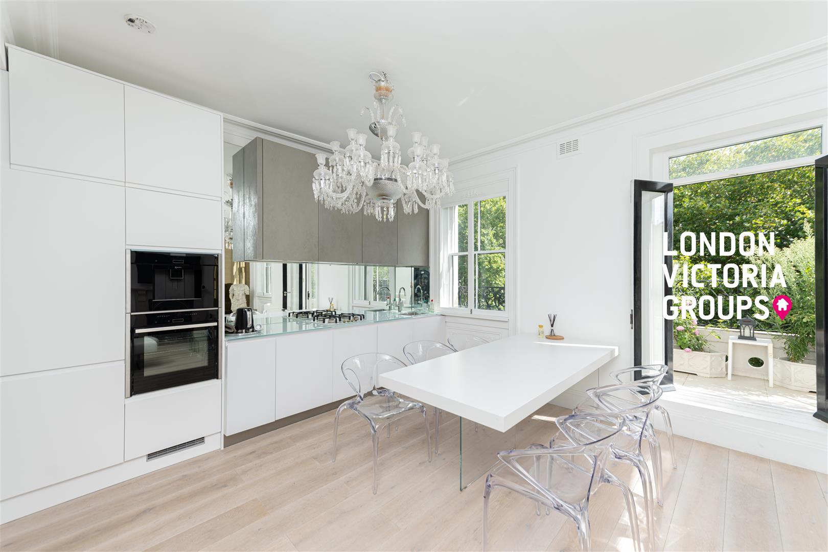 1 bed property in 5 Ennismore Gardens, London